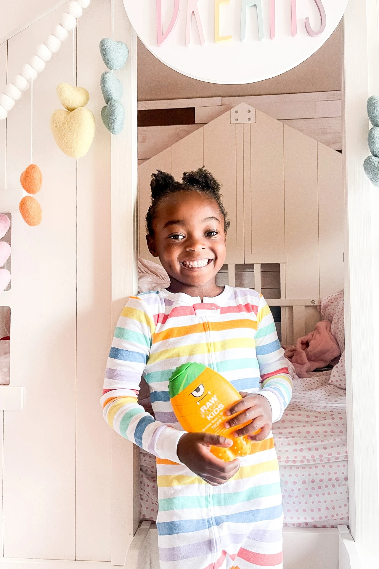 Kids' 2-in-1 Bubble Bath + Body Wash | Pineapple Orange | 12 Fl Oz 7 Kids' 2-in-1 Bubble Bath + Body Wash | Pineapple Orange | 12 Fl Oz - Image 5