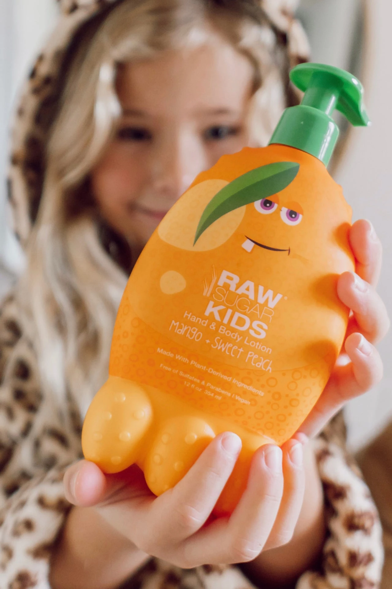 Kids' Hand + Body Lotion | Mango + Sweet Peach | 12 Fl Oz 6 Kids' Hand + Body Lotion | Mango + Sweet Peach | 12 Fl Oz - Image 4